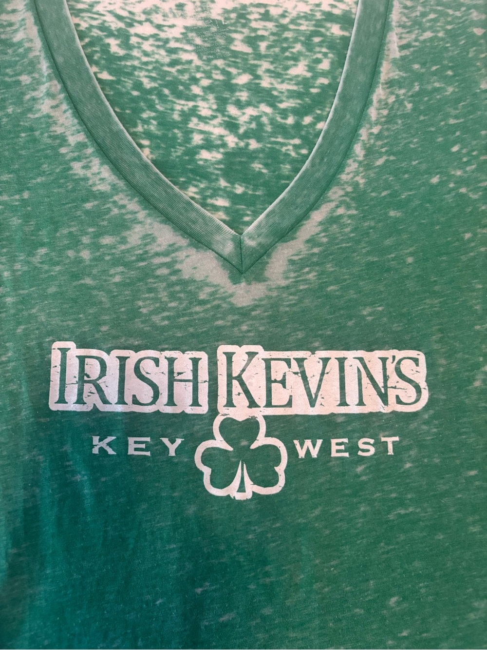 Irish Kevin’s Women's Green V-Neck Short Sleeve Tee NWOT